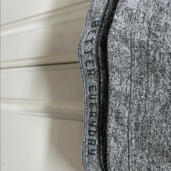 Lululemon Gray Long Sleeve Neck Top Mens Small - Picture 2 of 4